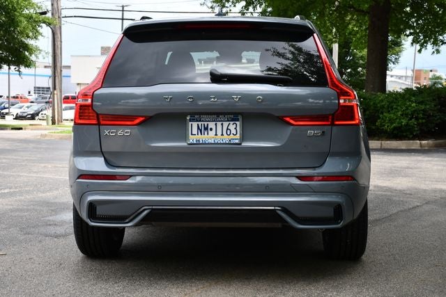 2024 Volvo XC60 B5 Plus Dark Theme