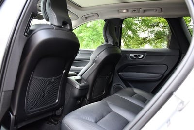 2024 Volvo XC60 B5 Plus Dark Theme
