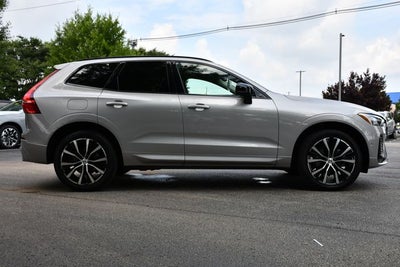 2024 Volvo XC60 B5 Plus Dark Theme