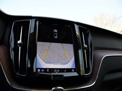 2023 Volvo XC60 B5 Plus Bright Theme
