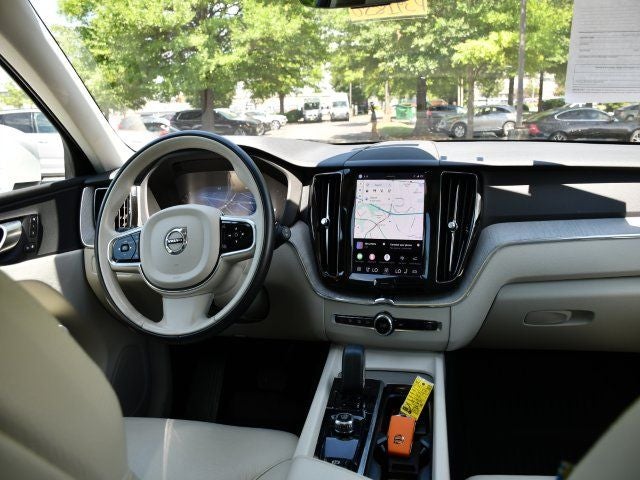 2023 Volvo XC60 B5 Plus Bright Theme