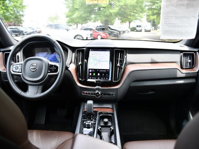 2023 Volvo XC60 B5 Plus Bright Theme