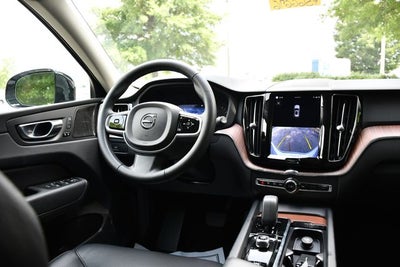 2023 Volvo XC60 B5 Plus Dark Theme