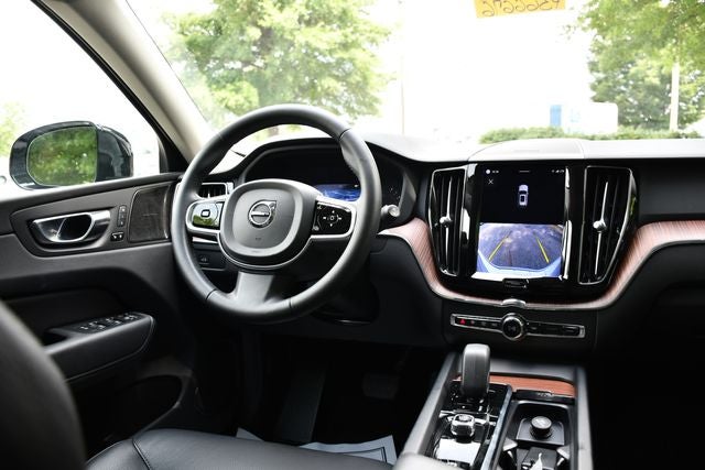 2023 Volvo XC60 B5 Plus Dark Theme