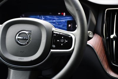 2023 Volvo XC60 B5 Plus Dark Theme