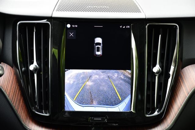 2023 Volvo XC60 B5 Plus Dark Theme