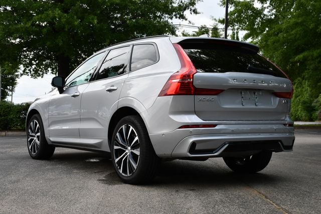 2023 Volvo XC60 B5 Plus Dark Theme