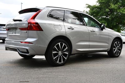 2023 Volvo XC60 B5 Plus Dark Theme