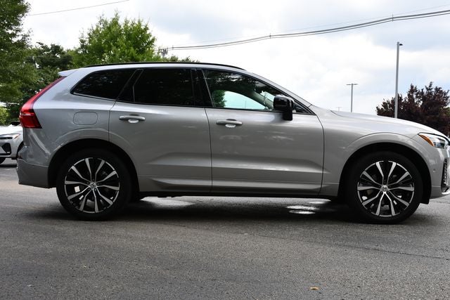 2023 Volvo XC60 B5 Plus Dark Theme