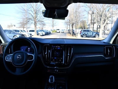 2023 Volvo XC60 B5 Ultimate Dark Theme