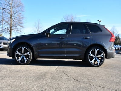 2023 Volvo XC60 B5 Ultimate Dark Theme