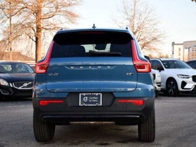 2025 Volvo XC40 B5 Plus Dark Theme