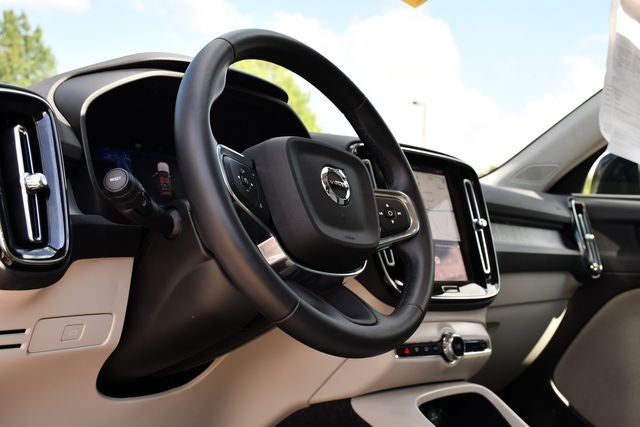 2026 Volvo XC40 B5 Plus