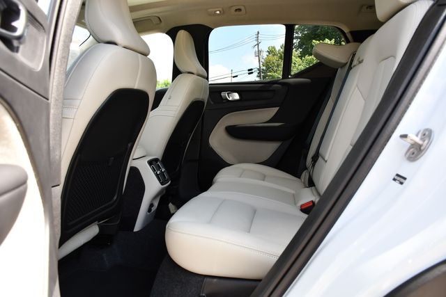 2026 Volvo XC40 B5 Plus