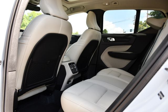 2026 Volvo XC40 B5 Plus