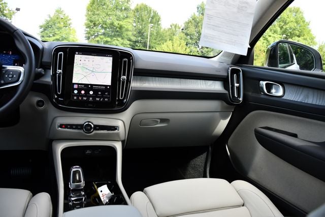 2026 Volvo XC40 B5 Plus