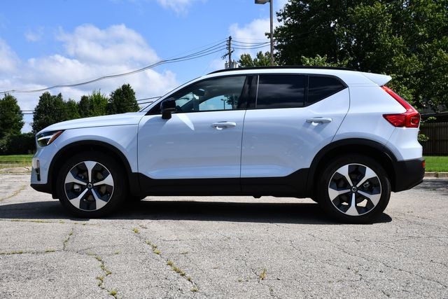 2026 Volvo XC40 B5 Plus