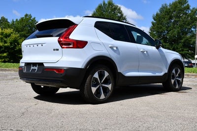 2026 Volvo XC40 B5 Plus
