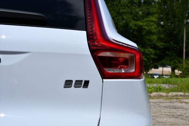 2026 Volvo XC40 B5 Plus
