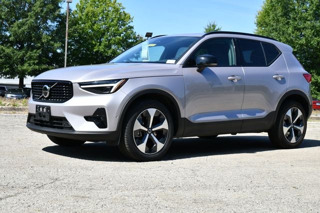 2026 Volvo XC40 B5 Plus