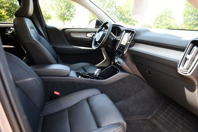2026 Volvo XC40 B5 Plus
