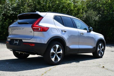 2026 Volvo XC40 B5 Plus