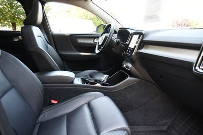 2026 Volvo XC40 B5 Plus