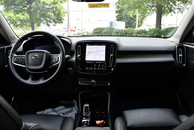 2025 Volvo XC40 B5 Plus Dark Theme