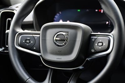 2025 Volvo XC40 B5 Plus Dark Theme
