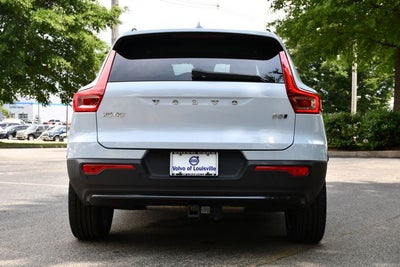 2025 Volvo XC40 B5 Plus Dark Theme