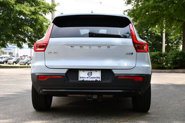 2025 Volvo XC40 B5 Plus Dark Theme