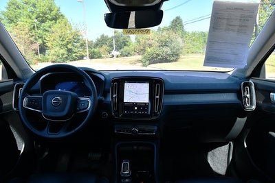 2025 Volvo XC40 B5 Plus Dark Theme