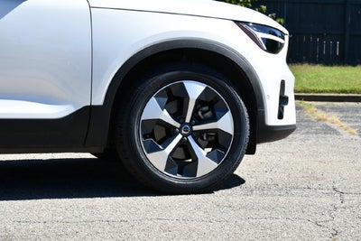 2025 Volvo XC40 B5 Plus Dark Theme