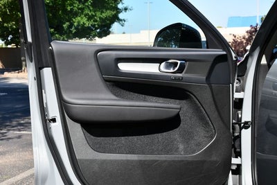 2026 Volvo XC40 B5 Plus