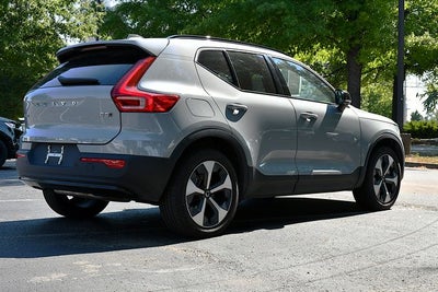 2026 Volvo XC40 B5 Plus