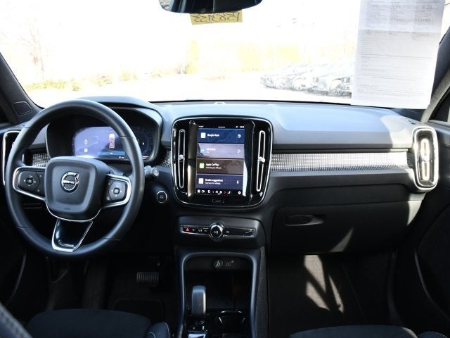 2025 Volvo XC40 B5 Plus Dark Theme