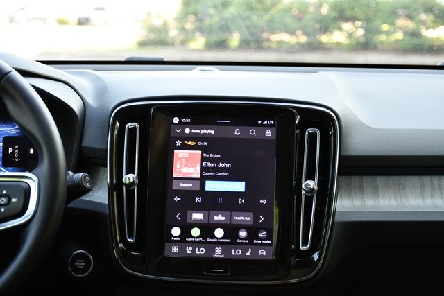 2026 Volvo XC40 B5 Plus