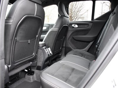 2025 Volvo XC40 B5 Plus Dark Theme