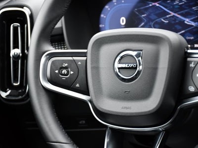 2025 Volvo XC40 B5 Plus Dark Theme