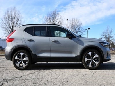 2025 Volvo XC40 B5 Plus Dark Theme