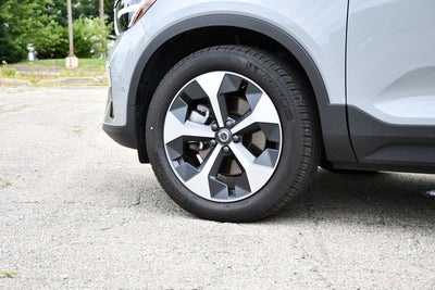 2026 Volvo XC40 B5 Plus