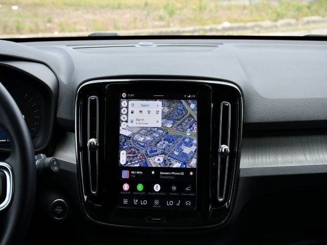 2026 Volvo XC40 B5 Plus
