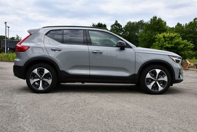 2026 Volvo XC40 B5 Plus