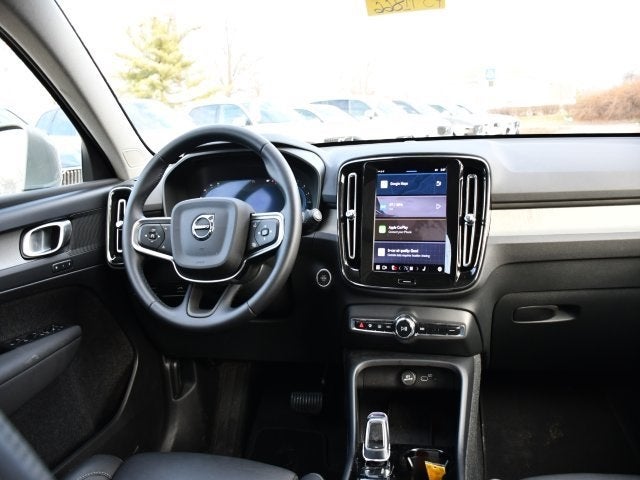 2025 Volvo XC40 B5 Plus Bright Theme