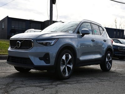 2025 Volvo XC40 B5 Plus Bright Theme
