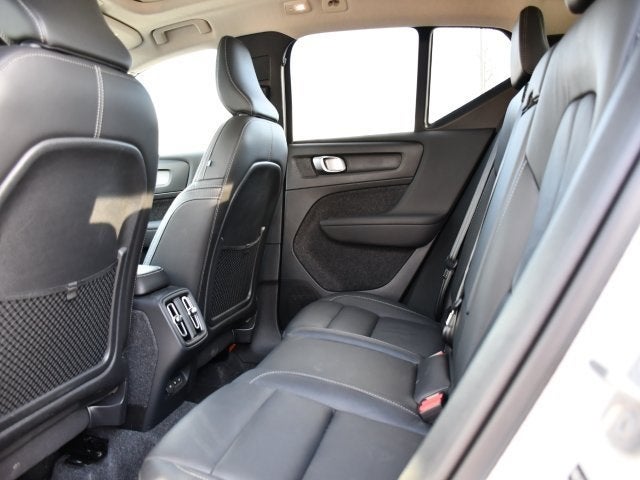 2025 Volvo XC40 B5 Plus Bright Theme