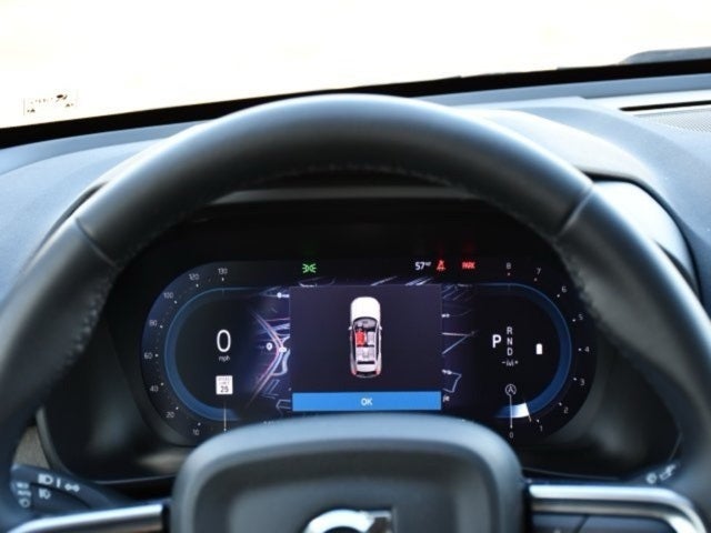 2025 Volvo XC40 B5 Plus Bright Theme