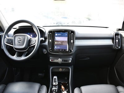 2025 Volvo XC40 B5 Plus Bright Theme