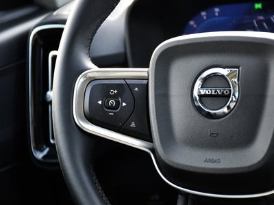 2025 Volvo XC40 B5 Plus Bright Theme