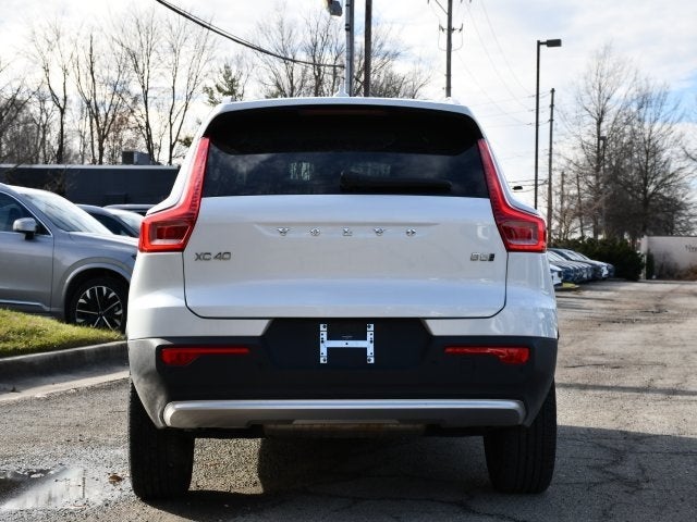 2025 Volvo XC40 B5 Plus Bright Theme